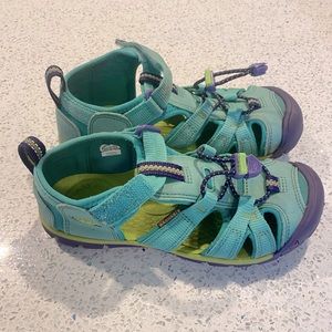 Keen Little Kid Newport H2 water/hiking sandal